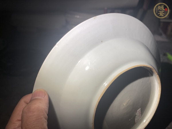 古玩陶瓷乾隆青花花卉紋折腰盤真品鑒賞圖