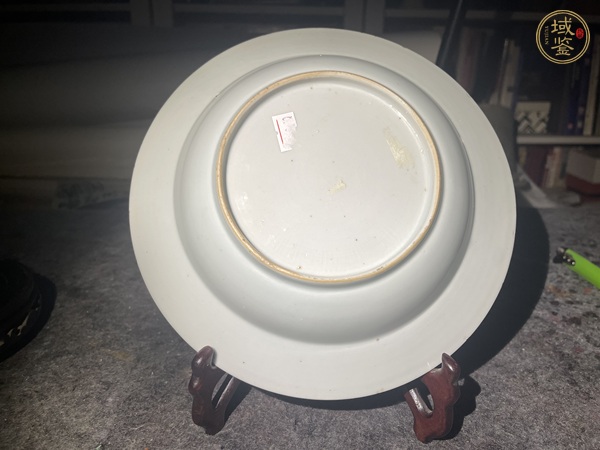 古玩陶瓷乾隆青花花卉紋折腰盤真品鑒賞圖