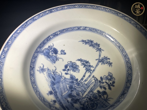 古玩陶瓷乾隆青花花卉紋折腰盤真品鑒賞圖