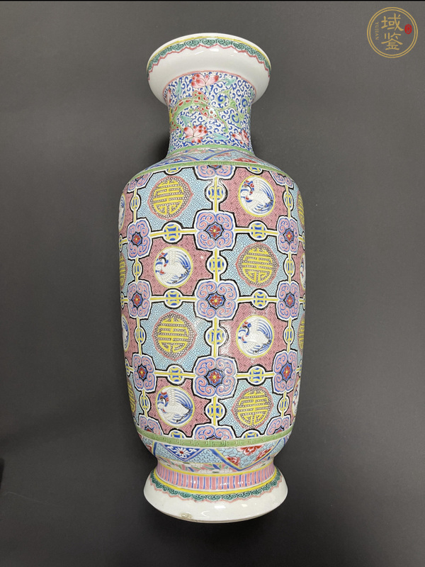 古玩陶瓷清雍正 粉彩錦地紋團鶴瓶真品鑒賞圖