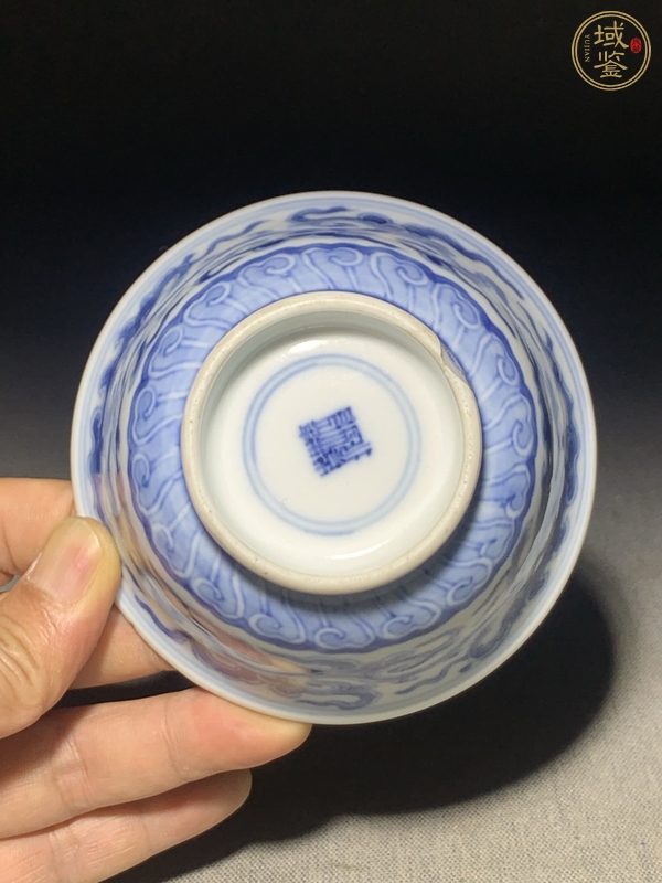 古玩陶瓷龍紋青花杯真品鑒賞圖