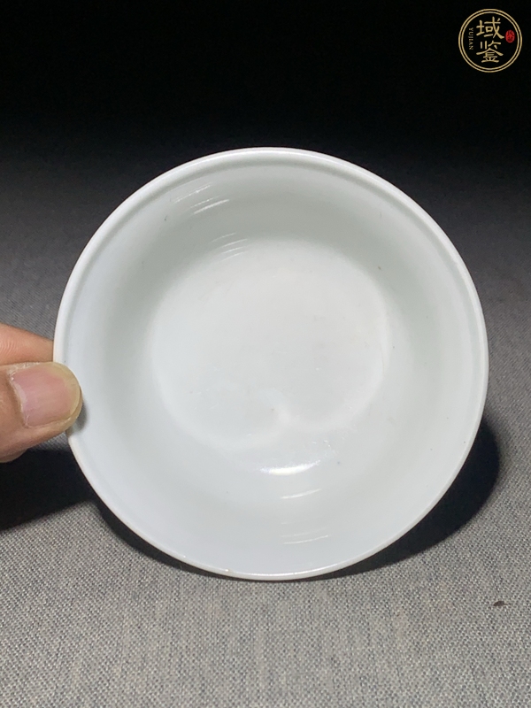 古玩陶瓷龍紋青花杯真品鑒賞圖