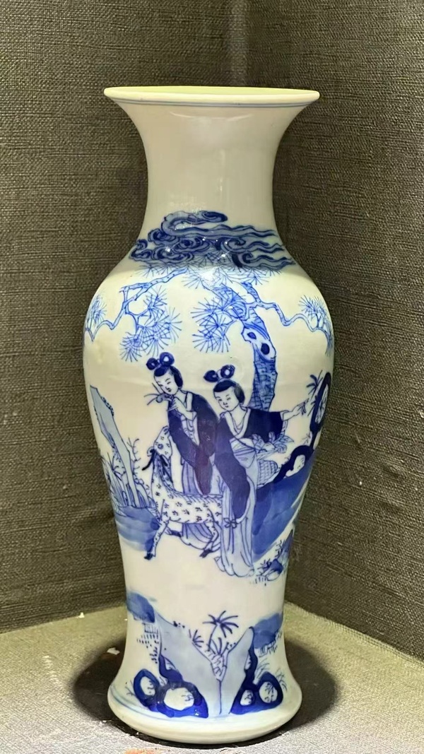 古玩轉(zhuǎn)賣(mài)光緒·麻姑獻(xiàn)壽青花人物故事瓶拍賣(mài)，當(dāng)前價(jià)格8000元