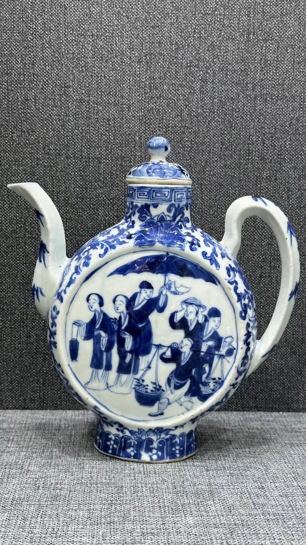 古玩轉(zhuǎn)賣(mài)道光·三教九流青花抱月壺拍賣(mài),當(dāng)前價(jià)格456元
