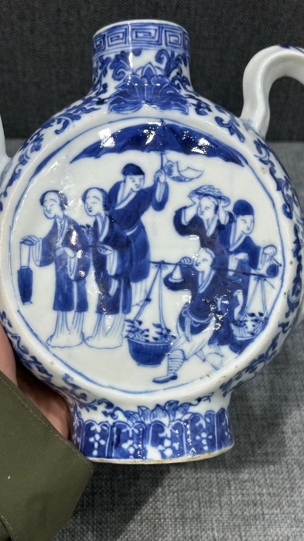古玩陶瓷道光·三教九流青花抱月壺拍賣，當(dāng)前價(jià)格18000元