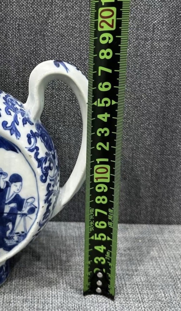 古玩陶瓷道光·三教九流青花抱月壺拍賣，當(dāng)前價(jià)格18000元