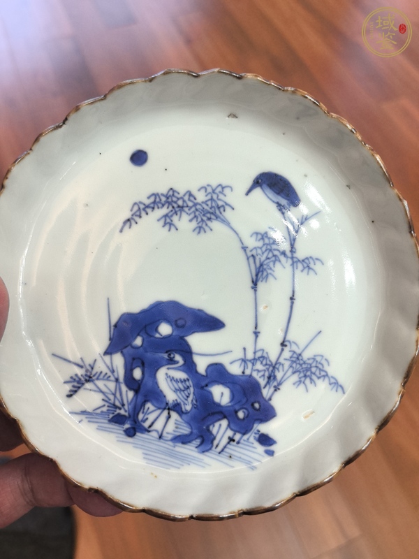古玩陶瓷青釉花鳥紋花口盤真品鑒賞圖