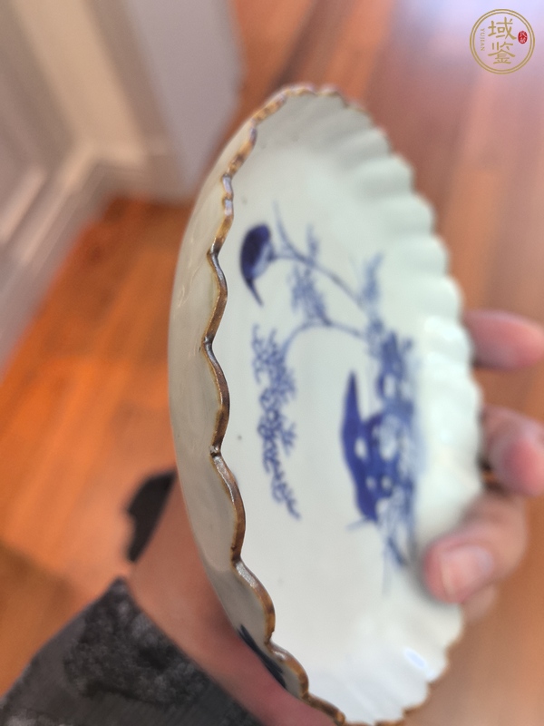 古玩陶瓷青釉花鳥紋花口盤真品鑒賞圖
