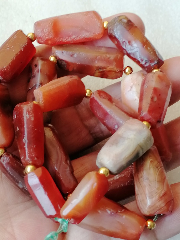 古玩玉器天然紅瑪瑙多棱珠鏈拍賣,當(dāng)前價格666元