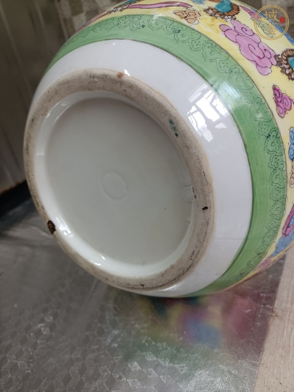 古玩陶瓷彩繪獅紋天球瓶真品鑒賞圖