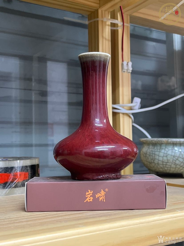 古玩陶瓷紅釉荸薺瓶真品鑒賞圖