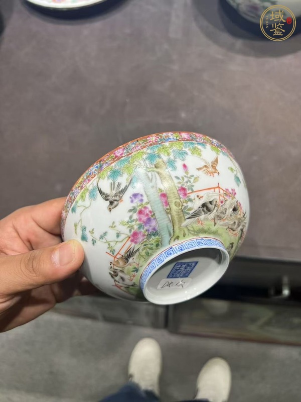 古玩陶瓷粉彩花鳥紋蛋殼胎碗真品鑒賞圖