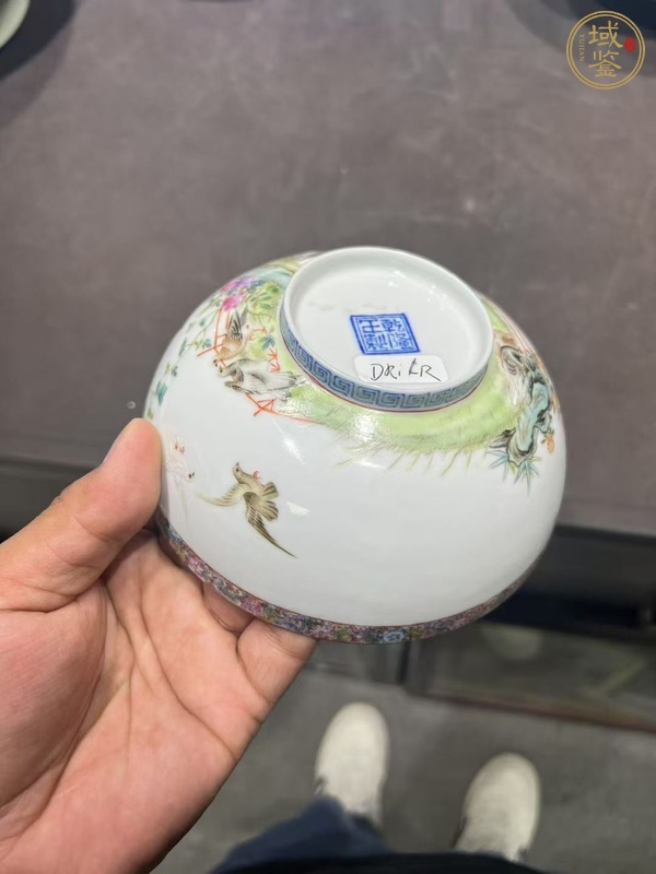 古玩陶瓷粉彩花鳥紋蛋殼胎碗真品鑒賞圖