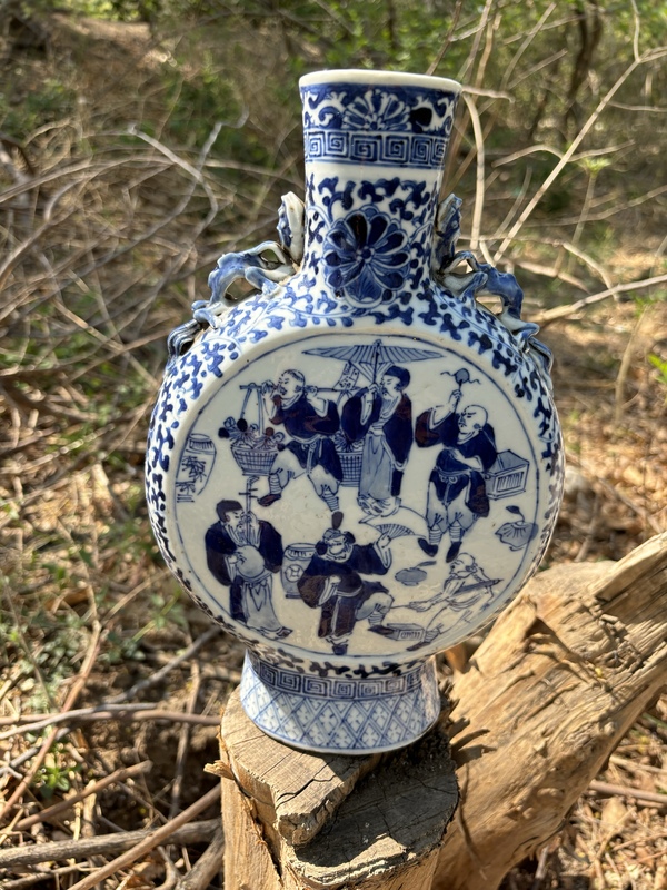 古玩陶瓷清光緒青花市井人物故事圖抱月瓶拍賣，當前價格4500元