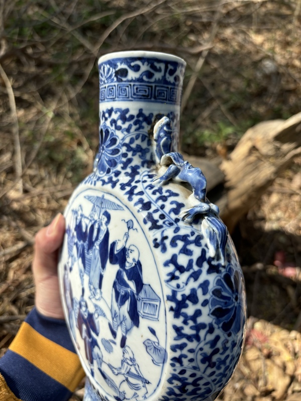 古玩陶瓷清光緒青花市井人物故事圖抱月瓶拍賣，當前價格4500元