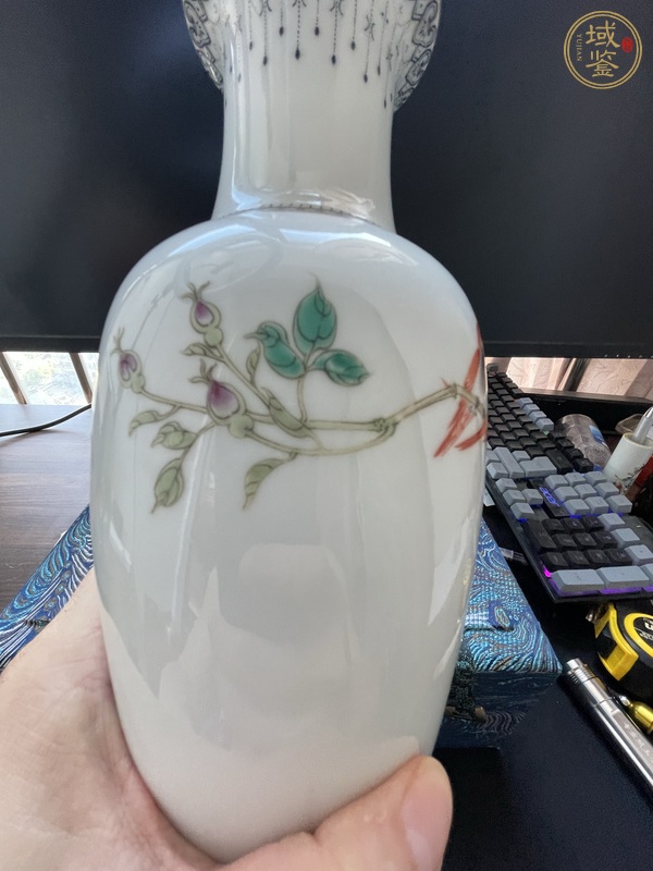 古玩陶瓷粉彩花鳥紋花蘭瓶真品鑒賞圖
