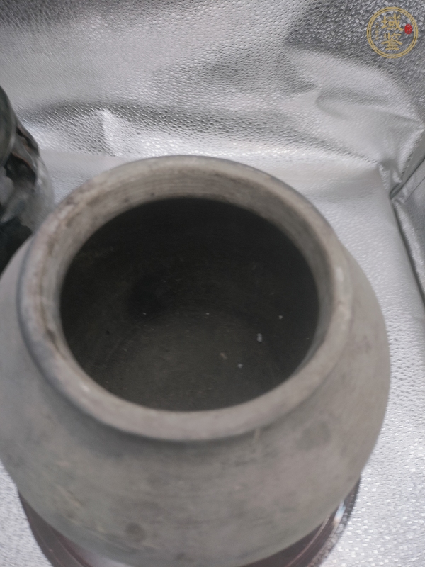 古玩陶瓷漢代灰陶罐真品鑒賞圖