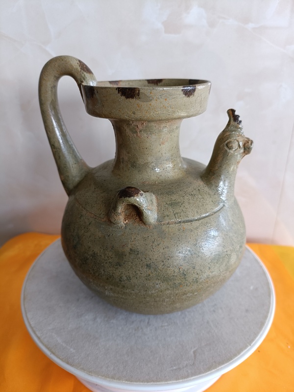 古玩陶瓷館藏級東晉越窯青瓷點彩雞首壺拍賣，當(dāng)前價格9800元