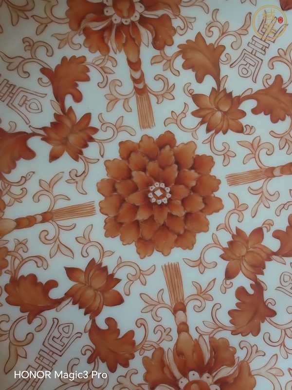 古玩陶瓷礬紅盤真品鑒賞圖