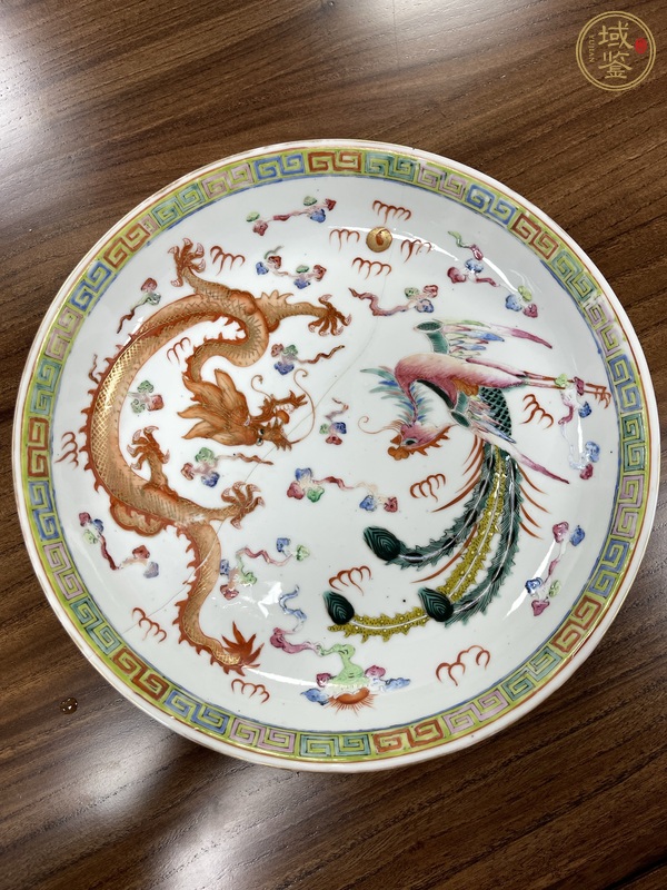 古玩陶瓷粉彩龍鳳紋盤真品鑒賞圖