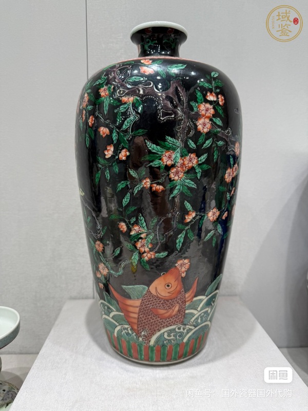 古玩陶瓷墨地粉彩梅瓶真品鑒賞圖