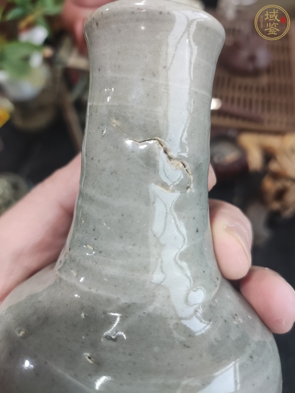古玩陶瓷龍泉青瓷長頸瓶真品鑒賞圖