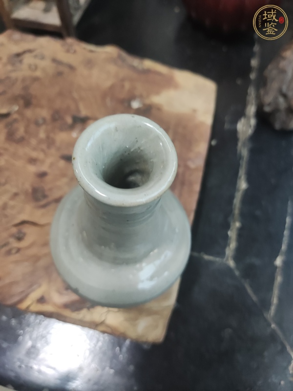 古玩陶瓷龍泉青瓷長頸瓶真品鑒賞圖
