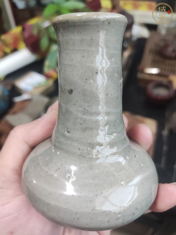 古玩陶瓷龍泉青瓷長頸瓶真品鑒賞圖