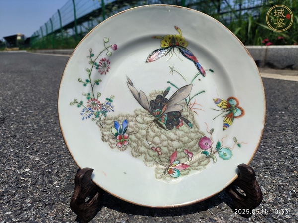 古玩陶瓷粉彩蝶戀花紋盤(pán)真品鑒賞圖