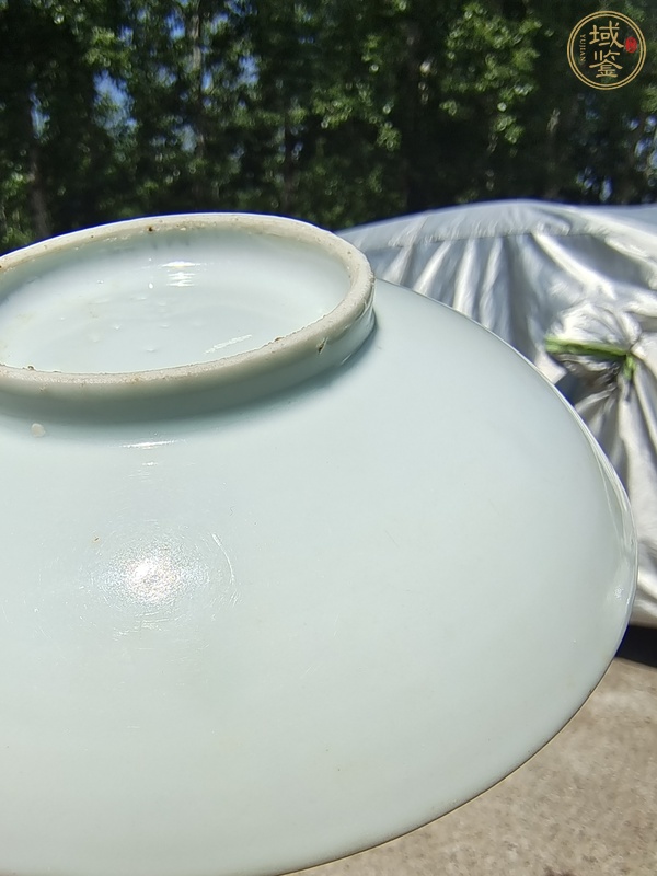 古玩陶瓷豆青釉盤真品鑒賞圖