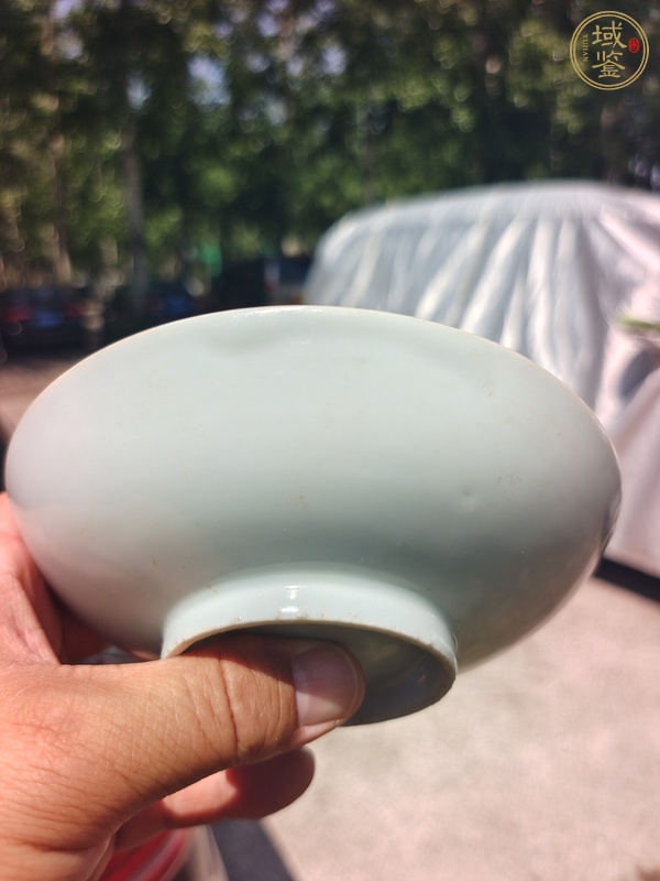 古玩陶瓷豆青釉盤真品鑒賞圖