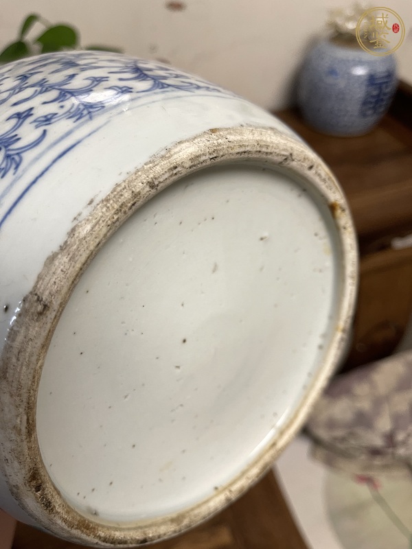 古玩陶瓷青花纏枝花卉紋喜字罐真品鑒賞圖