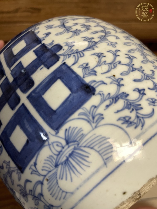 古玩陶瓷青花纏枝花卉紋喜字罐真品鑒賞圖