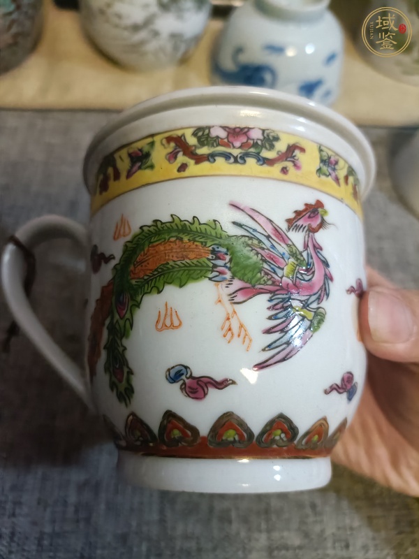 古玩陶瓷粉彩龍鳳紋茶杯真品鑒賞圖
