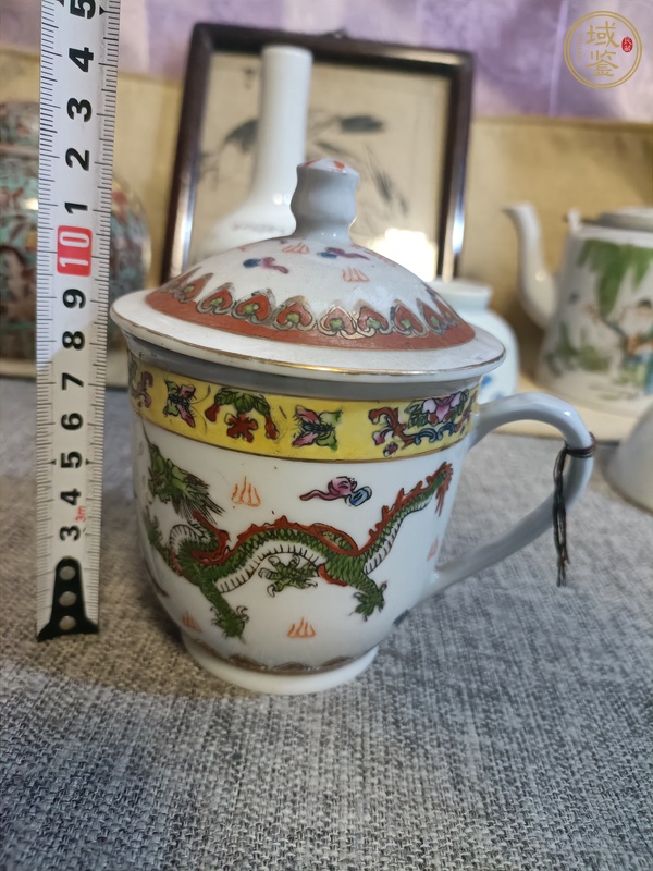 古玩陶瓷粉彩龍鳳紋茶杯真品鑒賞圖