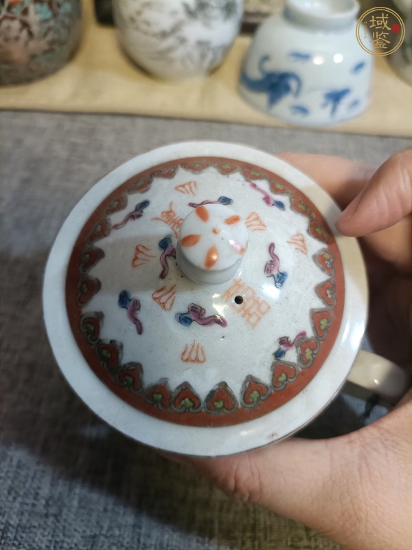 古玩陶瓷粉彩龍鳳紋茶杯真品鑒賞圖