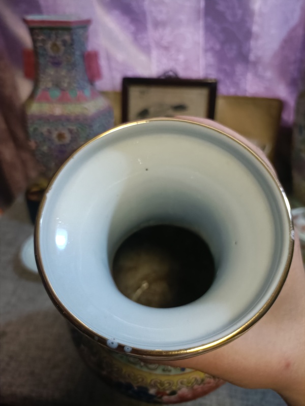 古玩陶瓷創(chuàng)匯粉彩龍紋盤口瓶拍賣，當(dāng)前價(jià)格3888元