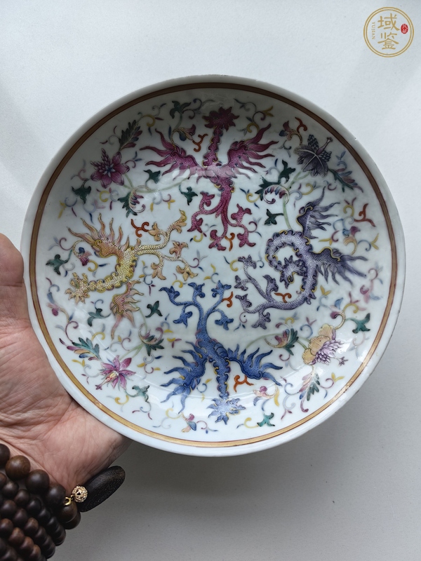 古玩陶瓷夔鳳紋粉彩盤真品鑒賞圖
