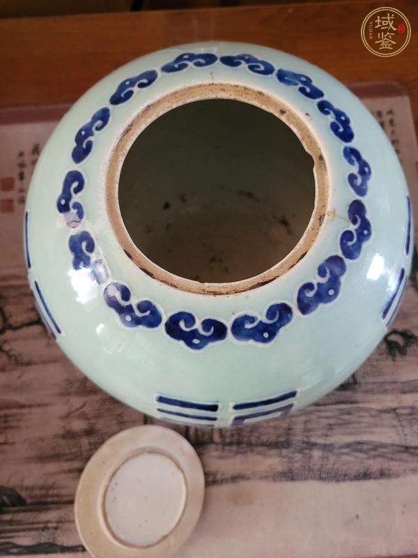 古玩陶瓷豆青釉青花吉語紋蓋罐真品鑒賞圖