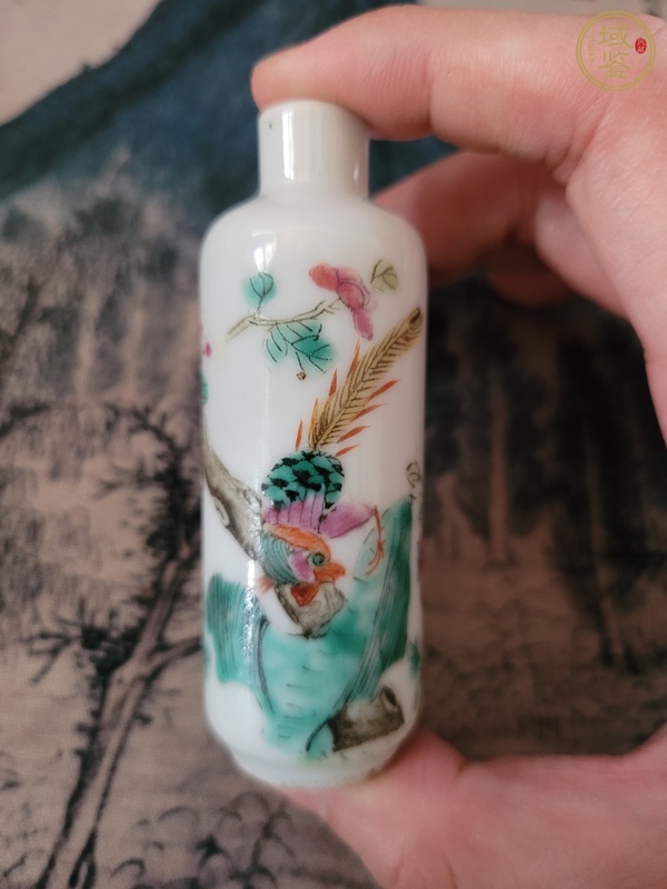 古玩陶瓷粉彩鼻煙壺真品鑒賞圖