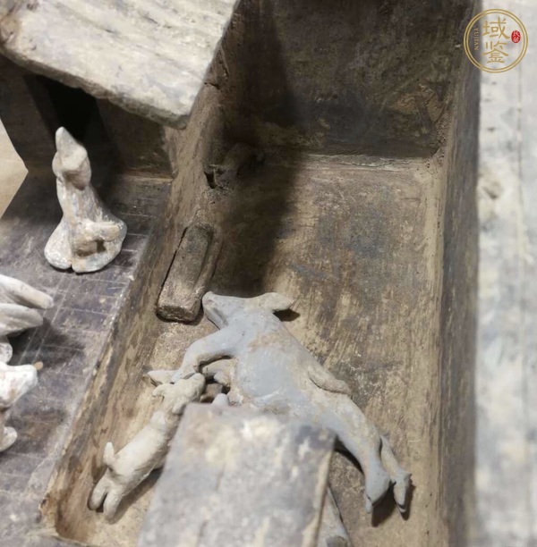 古玩陶瓷漢早期四方形豬圈真品鑒賞圖