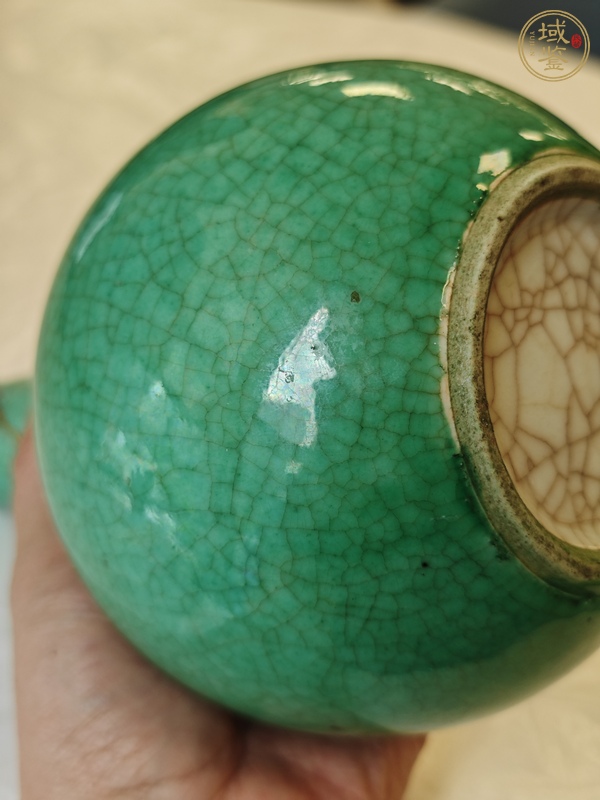 古玩陶瓷綠哥釉天球瓶真品鑒賞圖