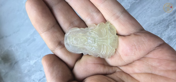 古玩陶瓷岫玉觀音真品鑒賞圖
