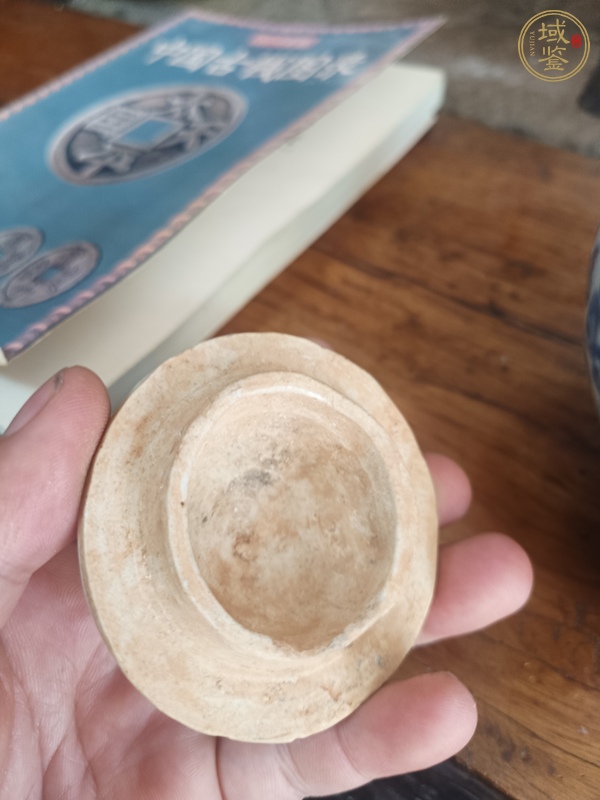 古玩陶瓷明中期青花纏枝紋蓋罐真品鑒賞圖