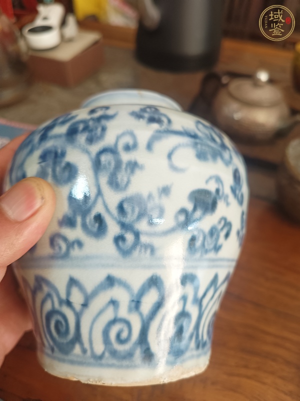 古玩陶瓷明中期青花纏枝紋蓋罐真品鑒賞圖