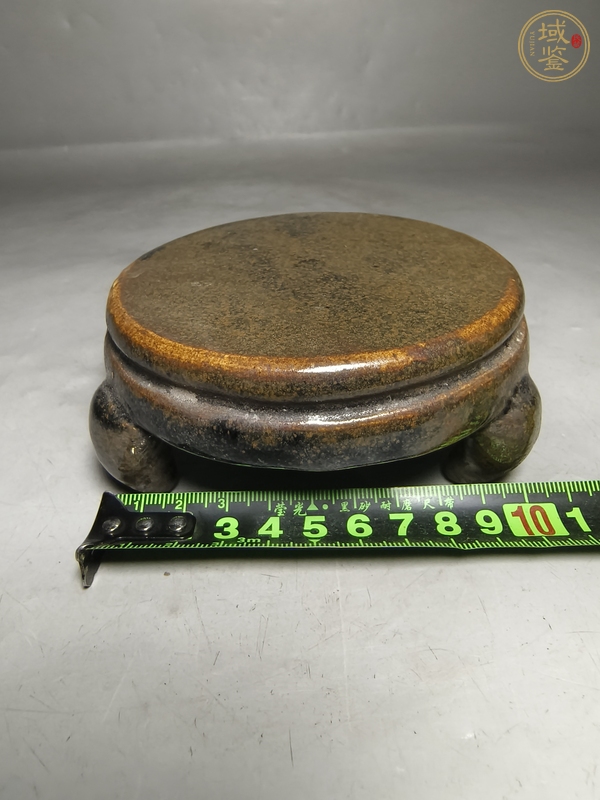 古玩茶葉末釉三足硯真品鑒賞圖