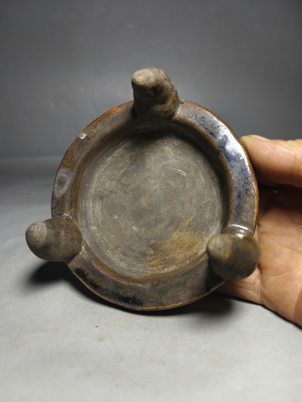 古玩陶瓷清早期茶葉末釉三足硯（文房器）拍賣，當(dāng)前價(jià)格598元