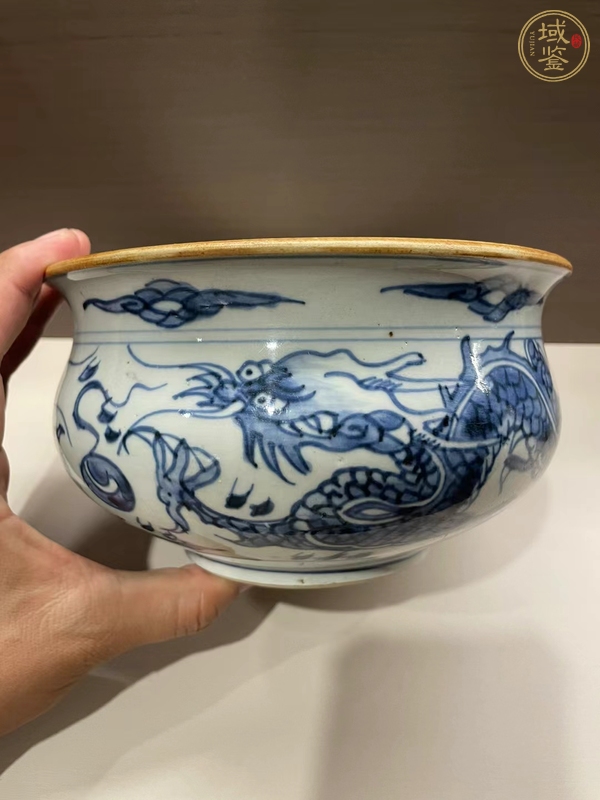古玩陶瓷龍紋青花香爐真品鑒賞圖
