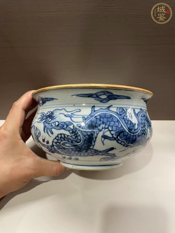 古玩陶瓷龍紋青花香爐真品鑒賞圖