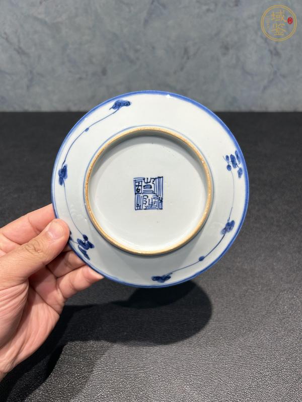 古玩陶瓷花卉紋青花盤真品鑒賞圖